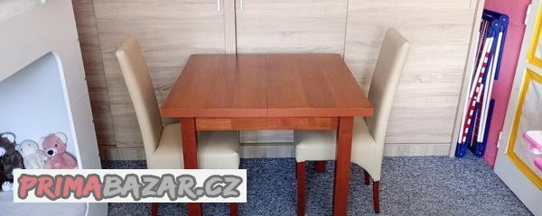 rozkladaci-jidelni-stul-ctyri-zidle