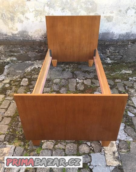 prodam-drevene-postele