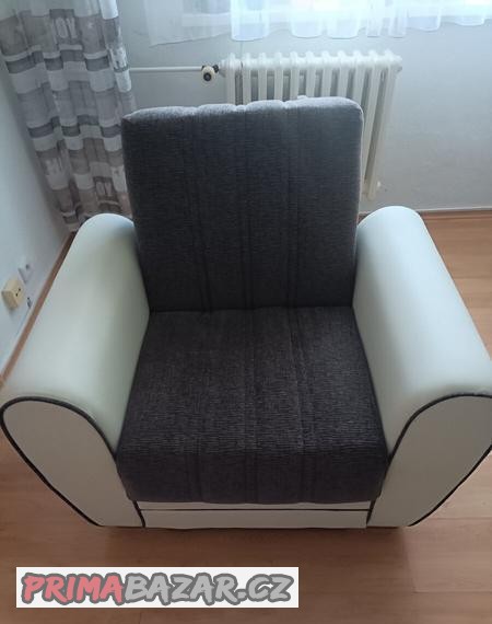 Křeslo s úložným prostorem