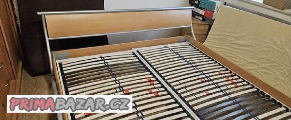 manzelska-postel-s-rosty