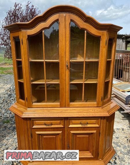 Rustikální vitrína