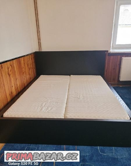 manzelska-postel
