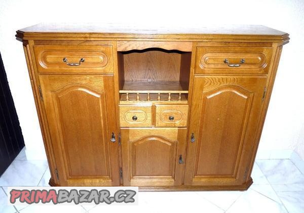 vyssi-rustikalni-tridverova-komodu-se-supliky