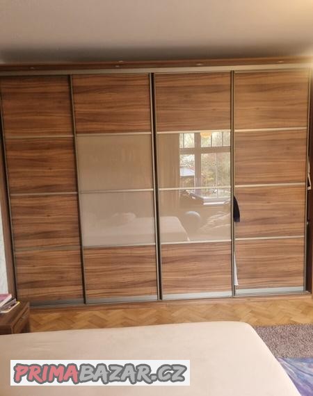 loznice-na-zakazku-knihovna