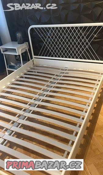 ikea-kovovy-ram-postele