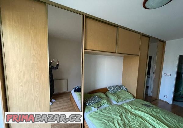 vestavena-satni-skrin