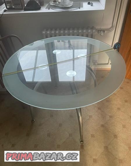 Jedelni stul kruhový sklo