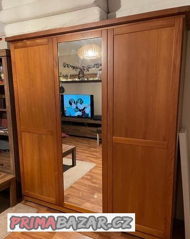 sklopna-postel-pravan