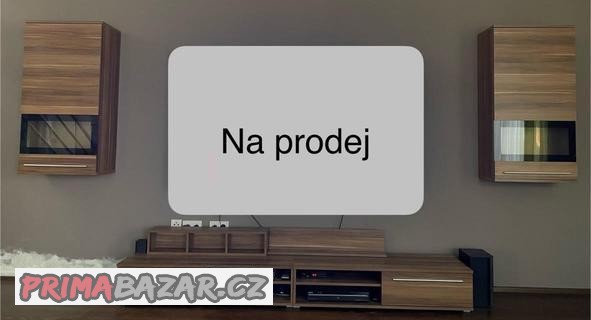 obyvaci-stena-dekor-orech