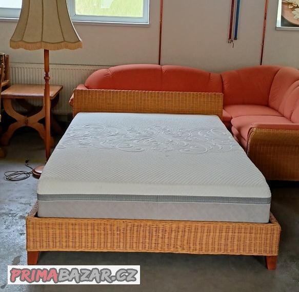 ratanova-manzelska-postel