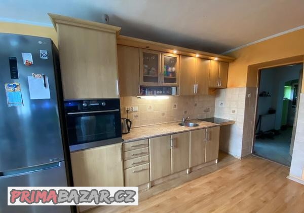 Rohová kuchyňská linka