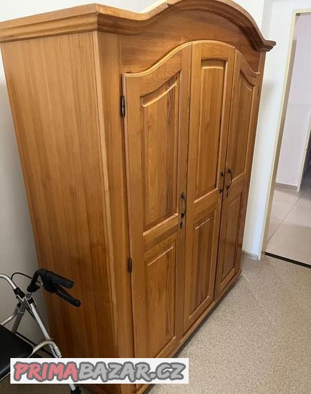 rustikalni-skrin-z-masivu