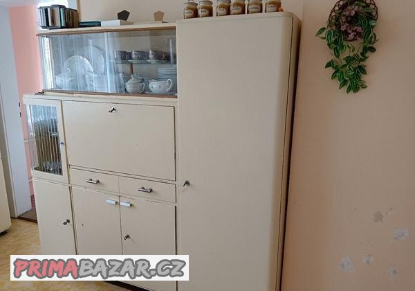 kuchynsky-kredenc