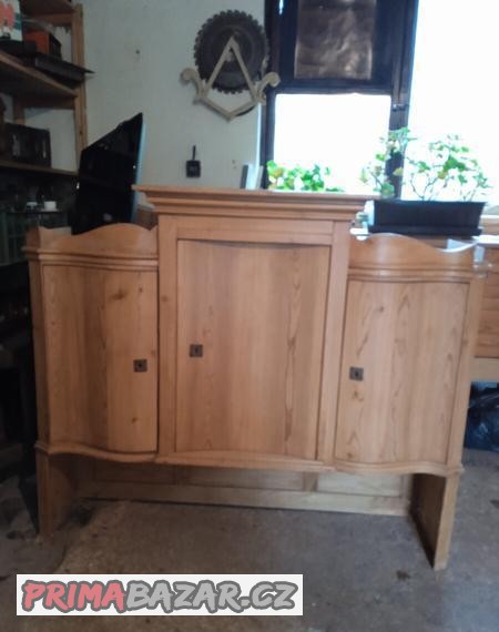 Skříňka kredenc