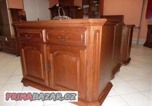 vysoka-bytelna-dvoudverova-komoda