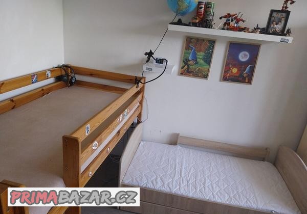 mala-detska-vyvysena-postel