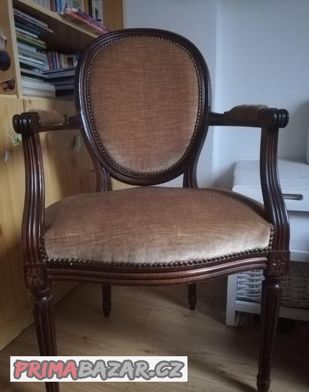 starozitne-kreslo