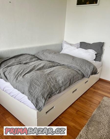 postel-s-matraci