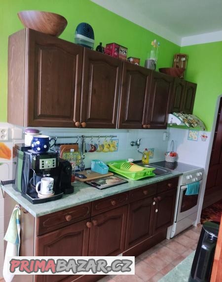 kuchynska-linka-masiv-orech