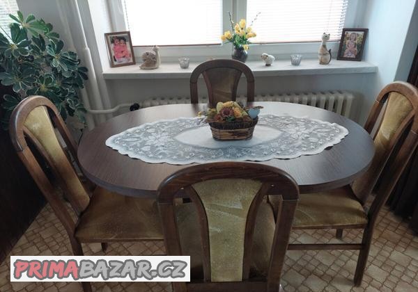 jidelni-stul-plus-4-zidle