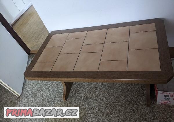 Stůl do obývacího pokoje