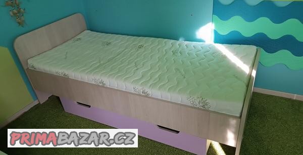 sleva-prodam-postel-s-uloznym-prostorem