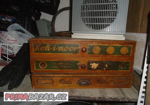 starožitné dřevěné bedynky