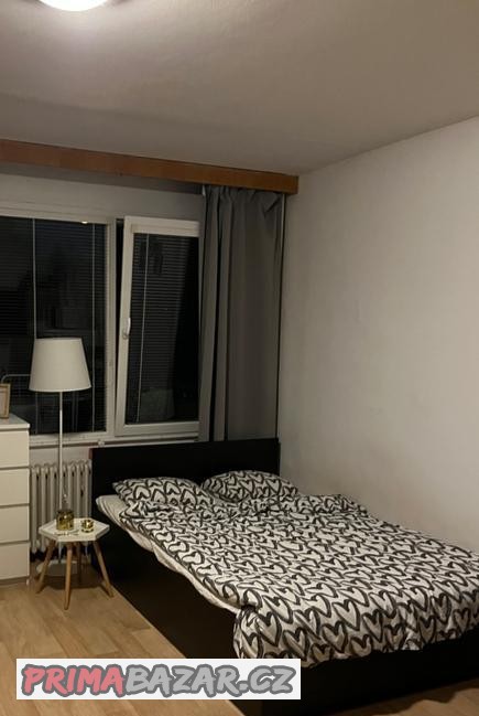 postel-160x200-s-uloznym-priestorom-a-matracom