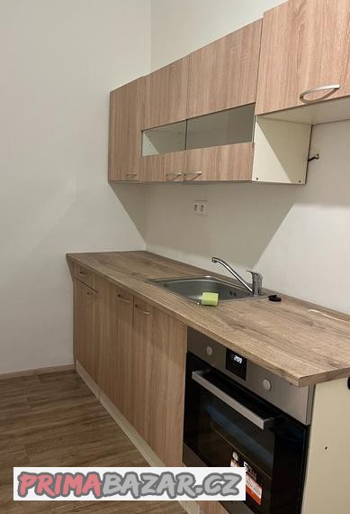 nova-kuchyne-s-el-troubou