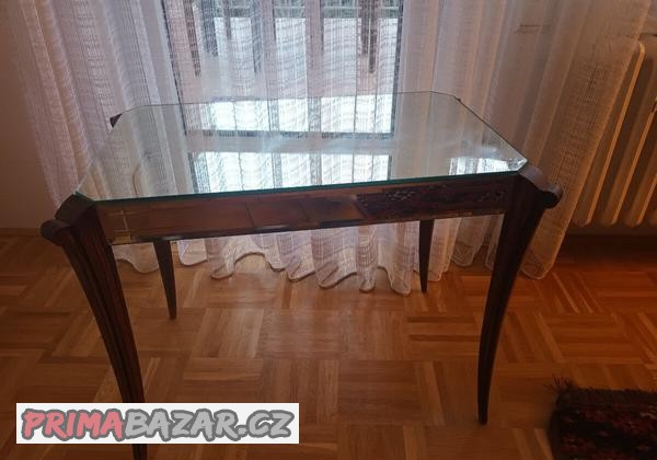 Zrcadlovy konferenční stolek