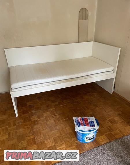 prodam-postel-s-nocnim-stolkem