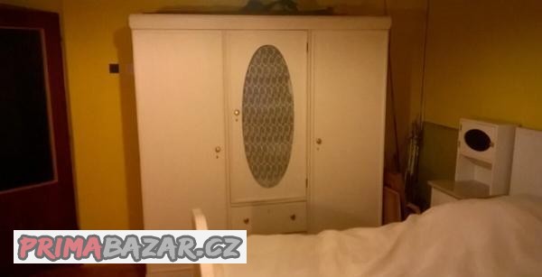 satni-skrin-se-sklem