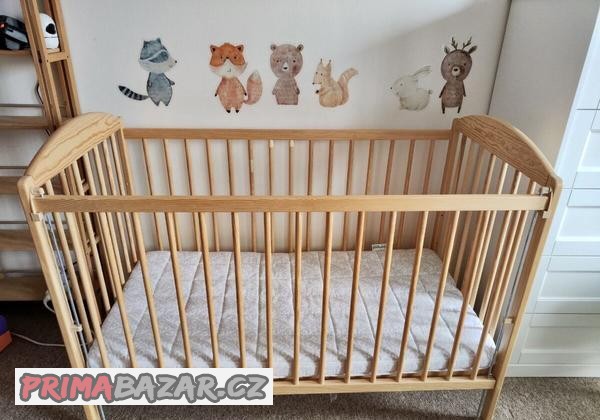 detska-postylka-drewex-kuba-2-se-stahovaci-bocnici-a-matraci