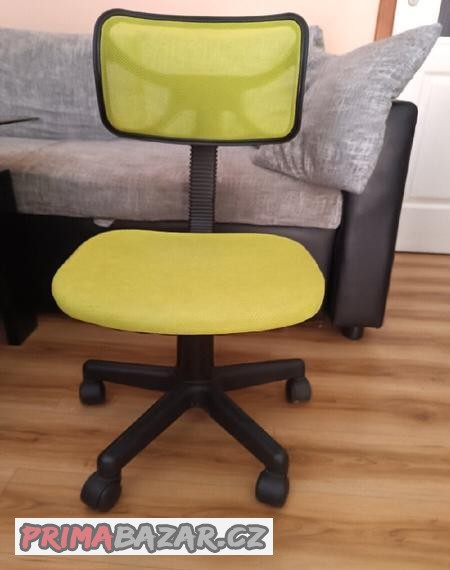 Dětská otočná židle