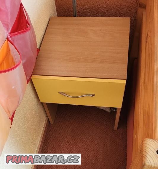 prodam-nocni-stolek-lamino-buk-zluta