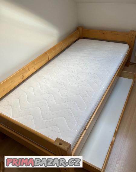 drevena-postel-s-uloznym-prostorem