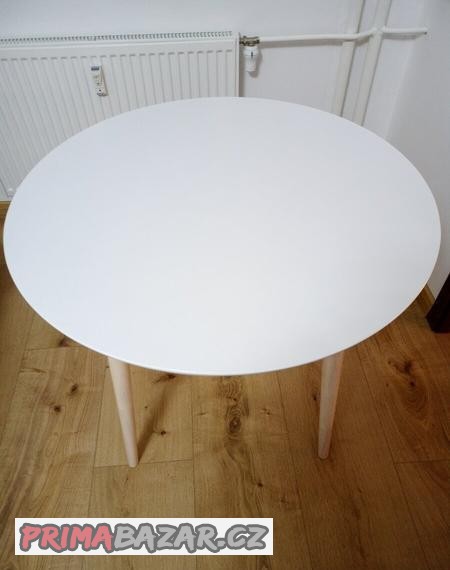 prodam-novy-kulaty-jidelni-stul-90x90