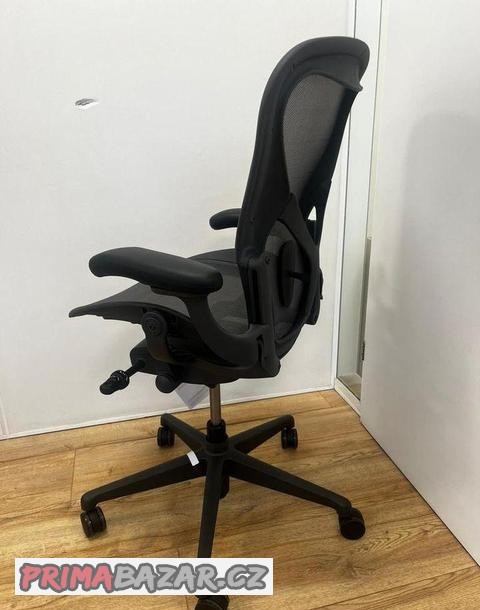 Kancelářská židle Herman Miller Aeron Remastered New