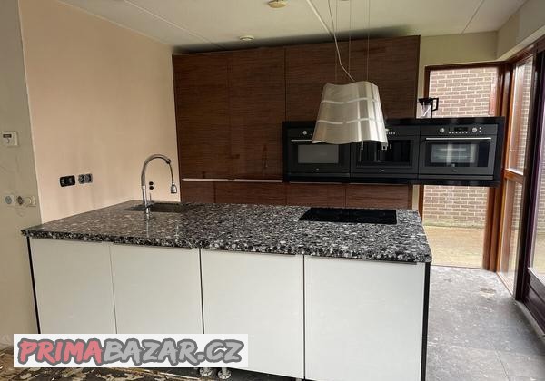 kuchynska-linka-ostrov