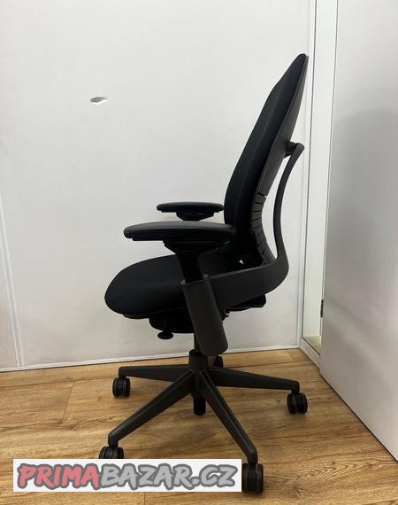 kancelarska-zidle-steelcase-leap-v2-showroommodel