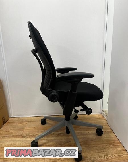 kancelarska-zidle-steelcase-leap-v2-grey