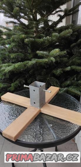 Stojan na stromček
