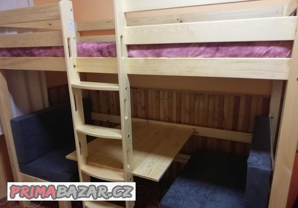 detska-palanda-se-stolem