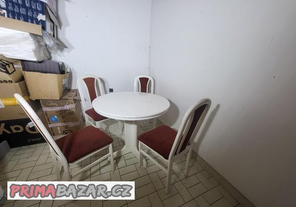 jidelni-stul-rozkladaci-4-zidle