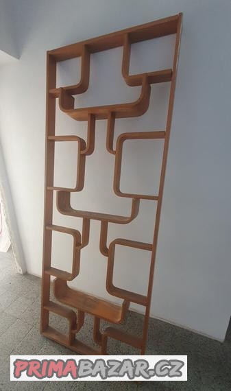 stara-nabytkova-delici-stena