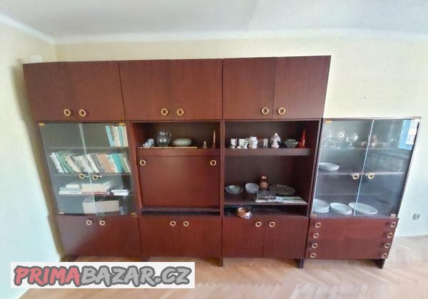 darujem-obyvaciu-stenu-alebo-len-jednotlive-skrine-za-odvoz