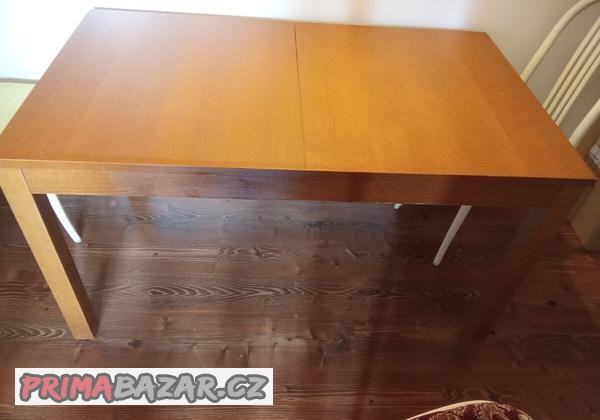 rozkladaci-jidelni-stul-z-masivu