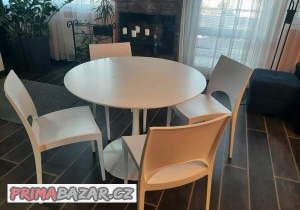 jidelni-stul-kulaty-a-zidle