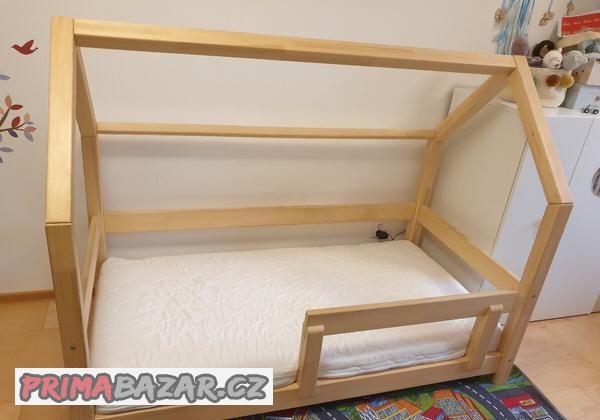 domeckova-postel-s-matraci