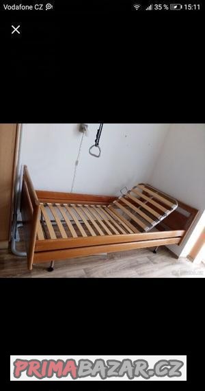 zdravotni-postel-pro-seniory-polohovatelna